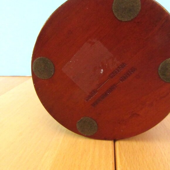 Vintage wood cylinder jewelry box with working clock - 6" tall - unisex - Picture 12 of 14